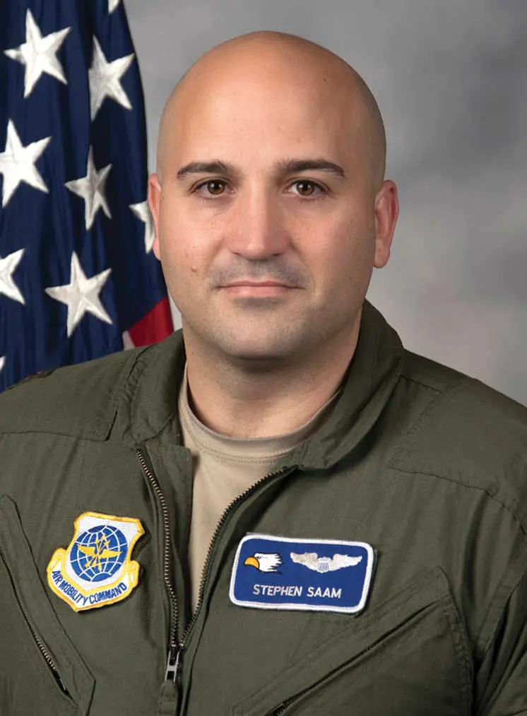 A man in an air force uniform.