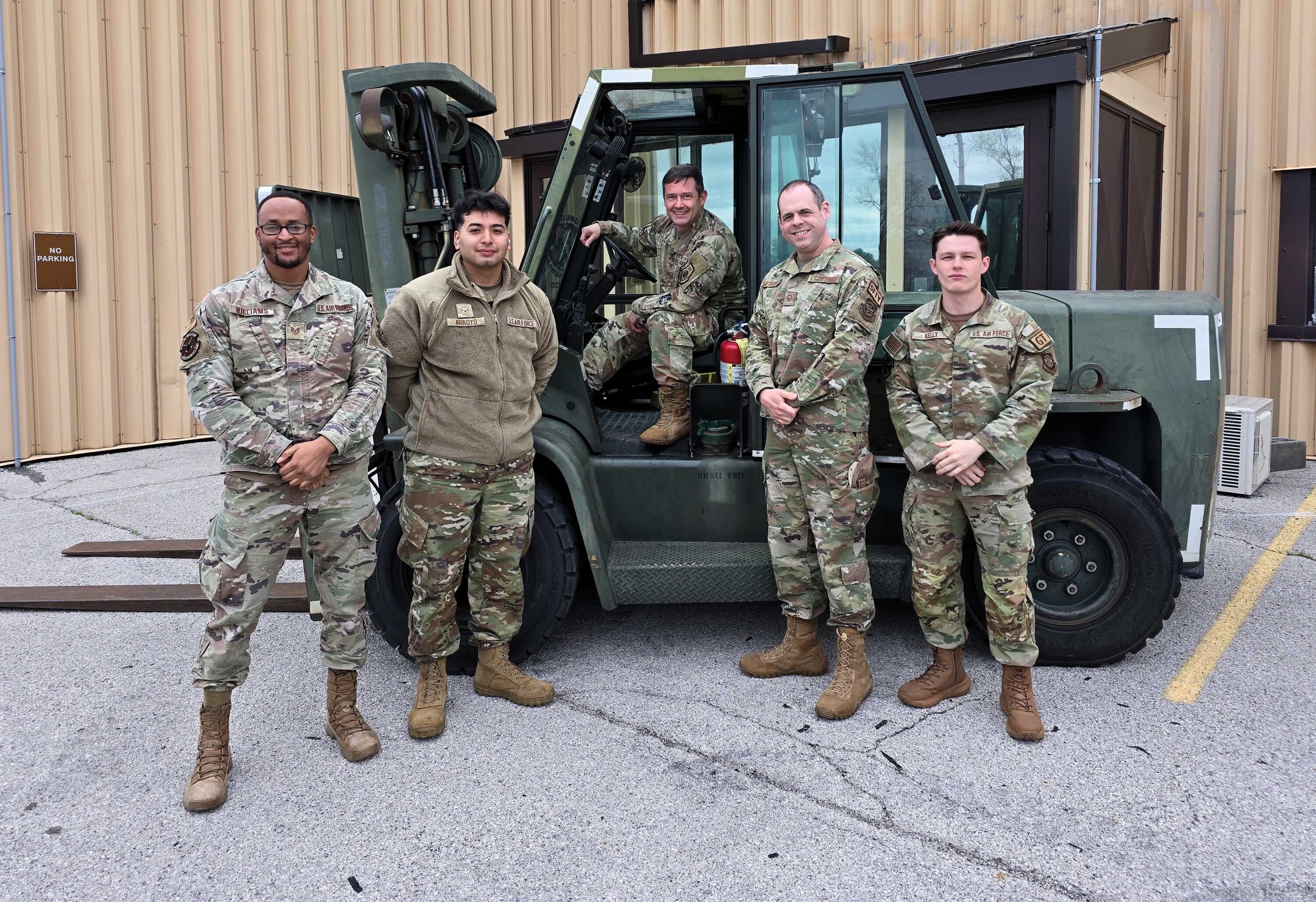 A group of soldiers standing next to each other.